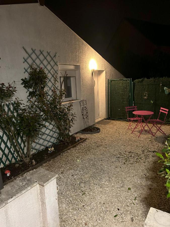 Maison Studio Le Bois Fleuri Croissy-Beaubourg Exterior photo